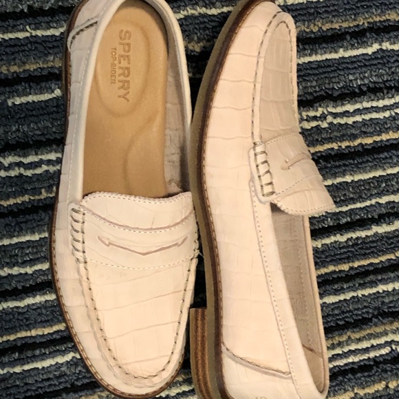 Women’s SPERRY Seaport Loafer- Light Pink - Picture 3 of 4